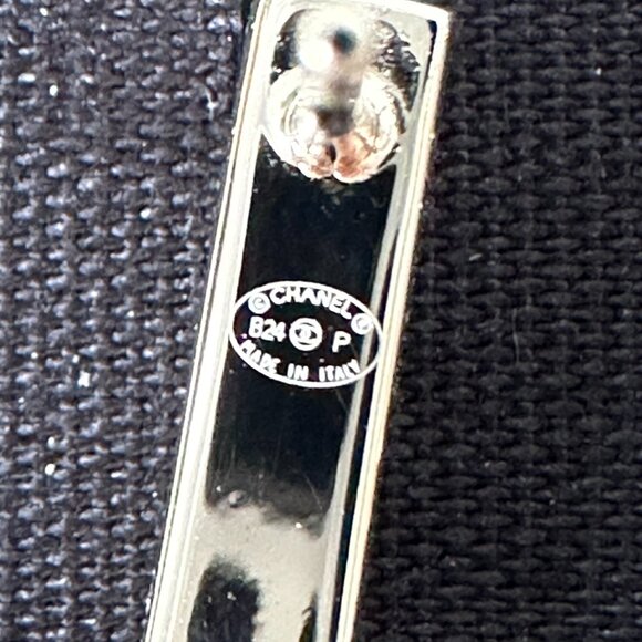 2024P CHANEL GOLD TONE CC LOGO WHITE CRYSTALS DANGLE EARRINGS - Picture 11 of 16